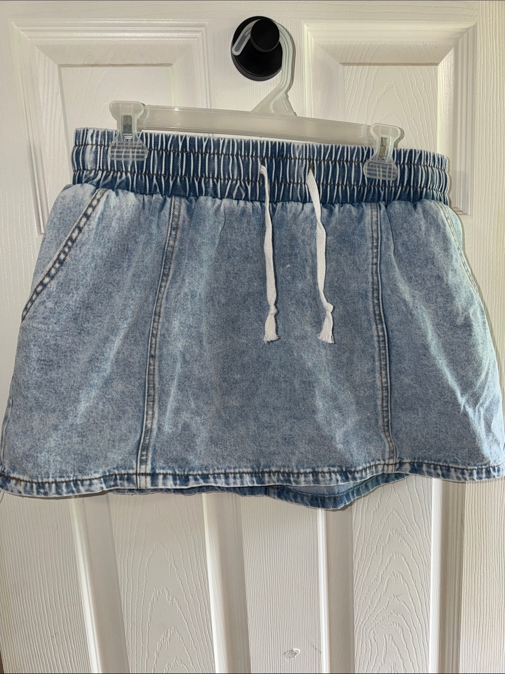 SHEIN Light Wash Denim Mini Skirt with Drawstring Waist